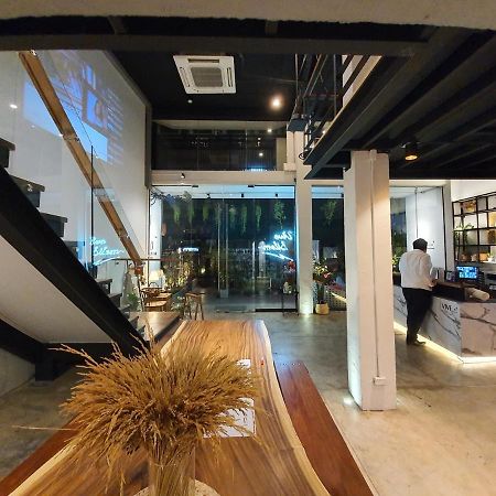 Hotel Vive Silom à Bangkok Extérieur photo