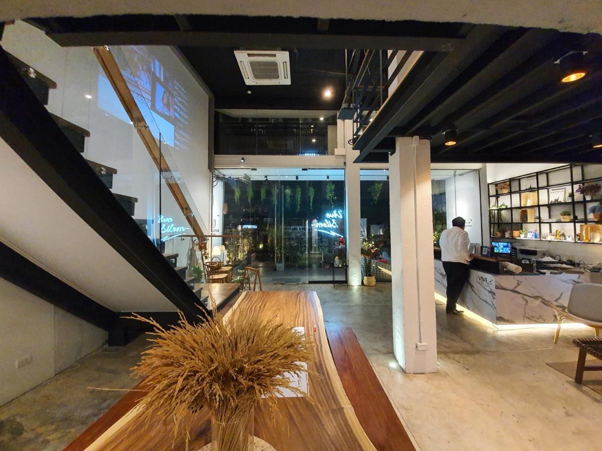 Hotel Vive Silom à Bangkok Extérieur photo