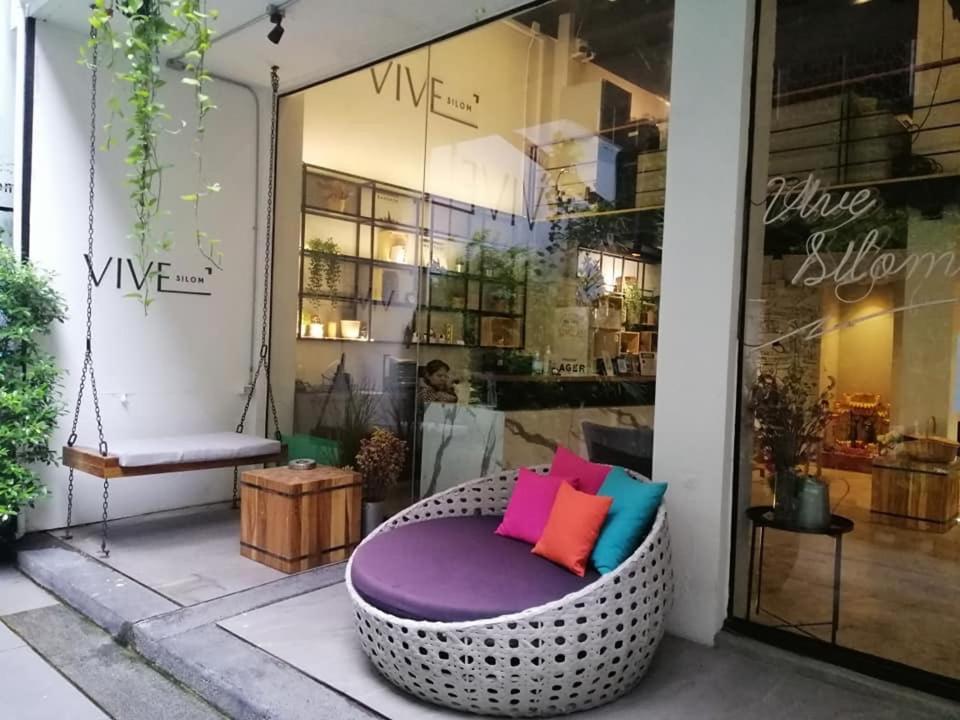 Hotel Vive Silom à Bangkok Extérieur photo